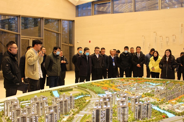 对标提升 加快转型 304am永利集团公司发展城市更新专题培训及项目对标进建调查